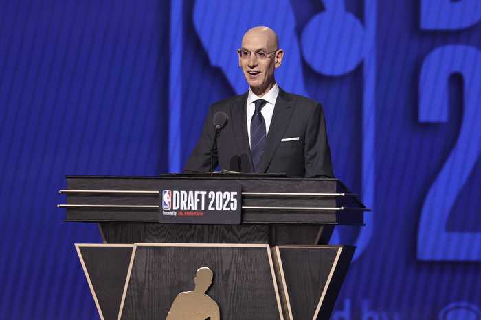 NBA联盟扩军计划，森林狼想交易伦纳德，小卡续约还是离队